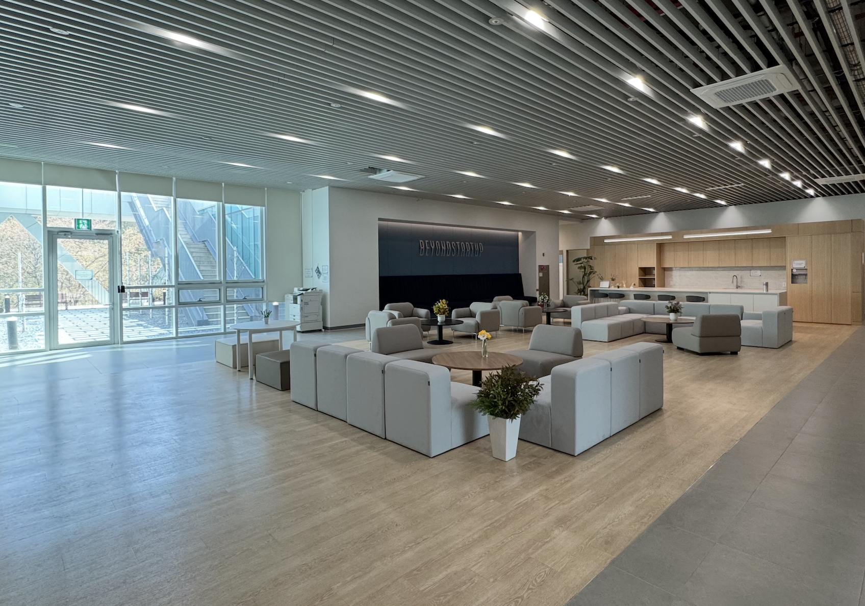 부천 R&D 종합센터 로비 공간